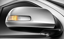 2012 Toyota Hilux Vigo comes with side view mirror with indicator
